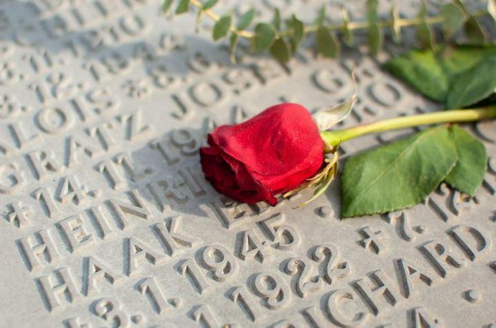 Vente de plaques funéraires à Pégomas